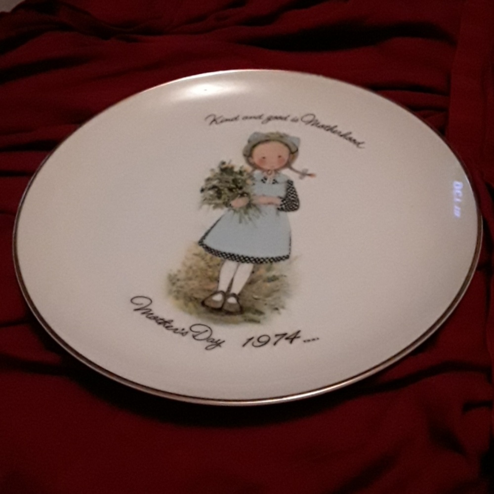 Holly hobbie Mother's Day addition plate 1974